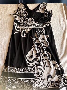 White House Black Market Black and White Floral Midi Dress